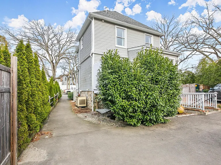 72 Orchard St — Photo 11