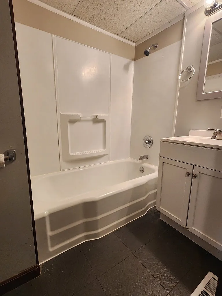 Charming 2bed 1bath apartment in Quincy, IL — Photo 3