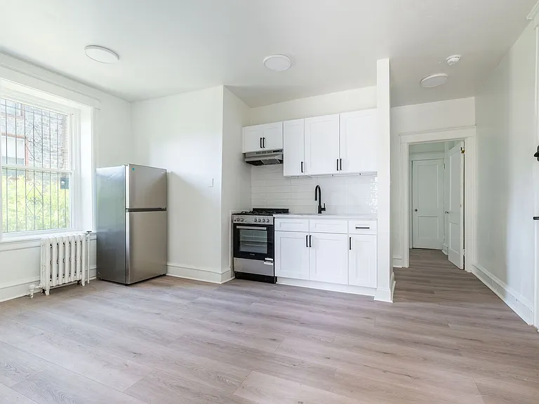 Belmont Place — Photo 91