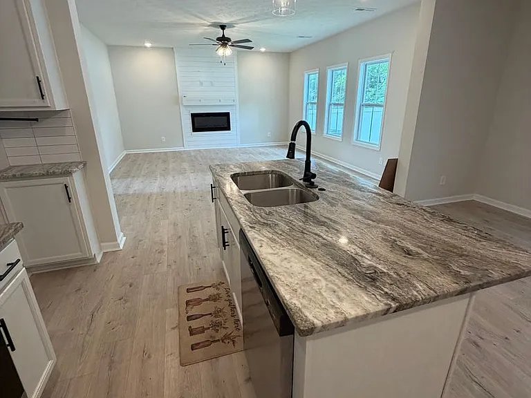 217 Wesson Dr — Photo 7