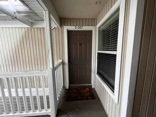 4000 SW 23rd St APT 2-307, Gainesville, FL 32608
