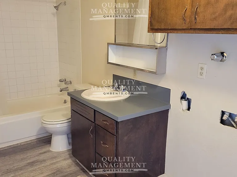 121 W Louisiana Ave — Photo 6