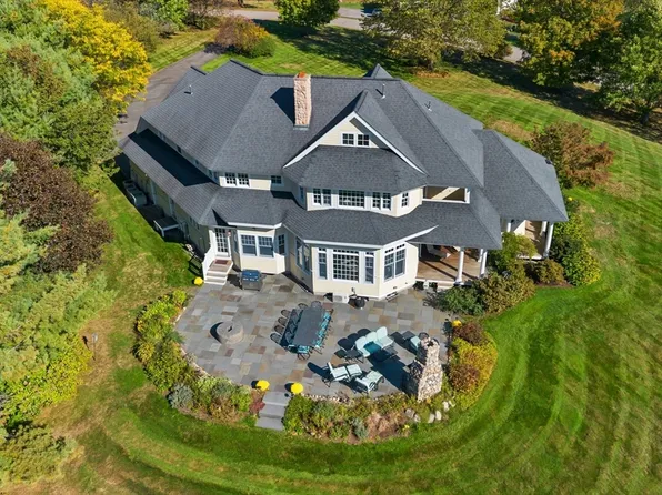 33 Worthen Dr, Groton, MA 01450