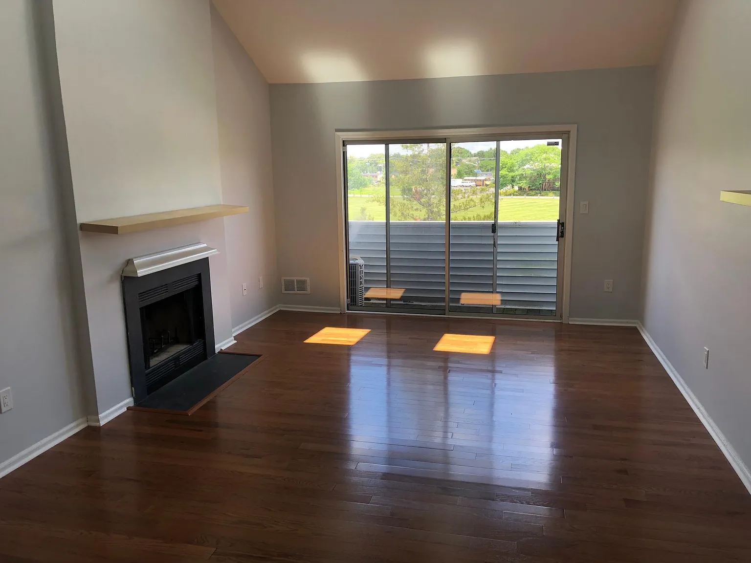 706 Jesse Way — Photo 4