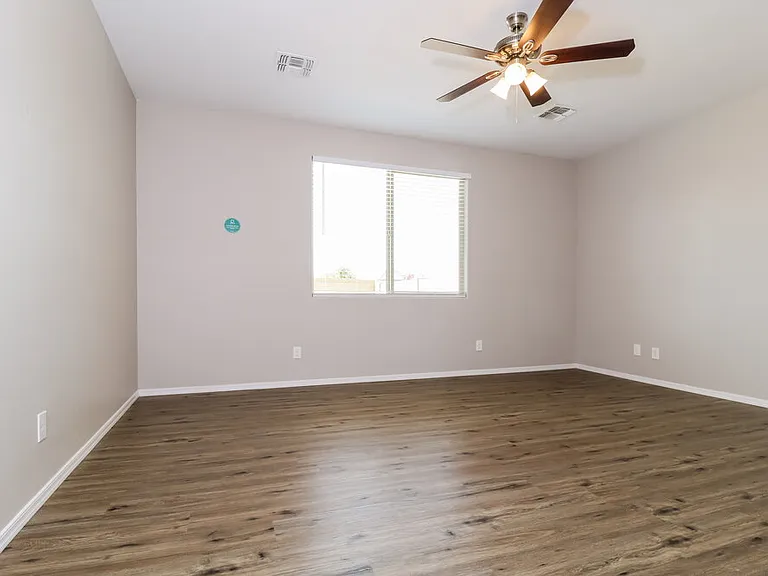 6114 S 30th Ln — Photo 8