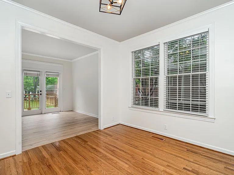 225 Woodmont Cir — Photo 6