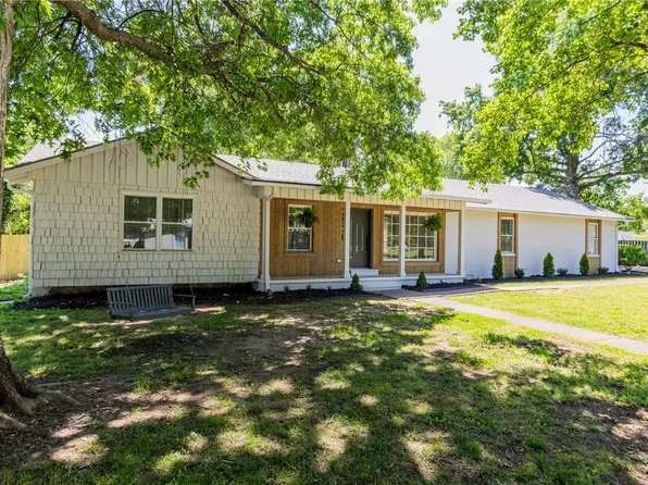 2926 N Loxley Ave, Fayetteville, AR 72703