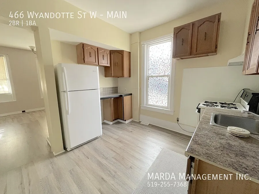 Cozy 2 Bedroom 1 Bath Main Floor Unit+ 50% Gas — Photo 4