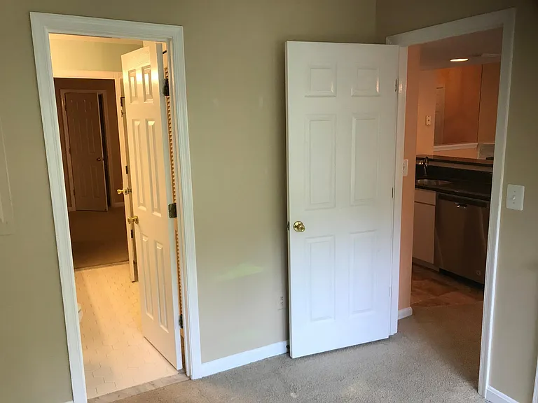 927 Hillside Lake Ter #206 — Photo 2