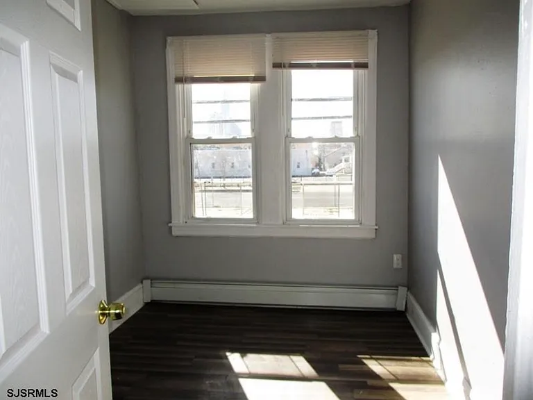 711 Harris Pl — Photo 10