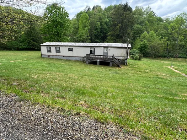 1849 Laurel Creek Rd, Fayetteville, WV 25840
