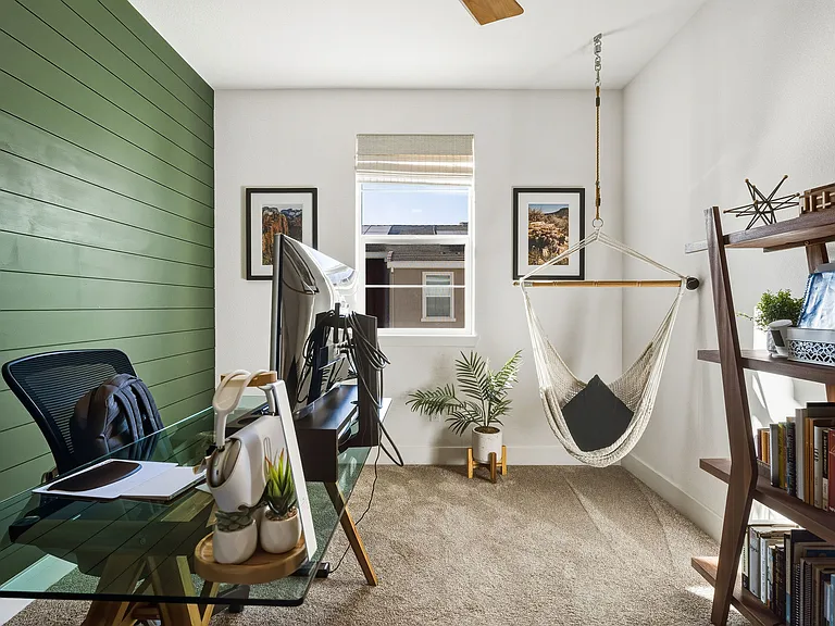 1304 Bloom Ln — Photo 38