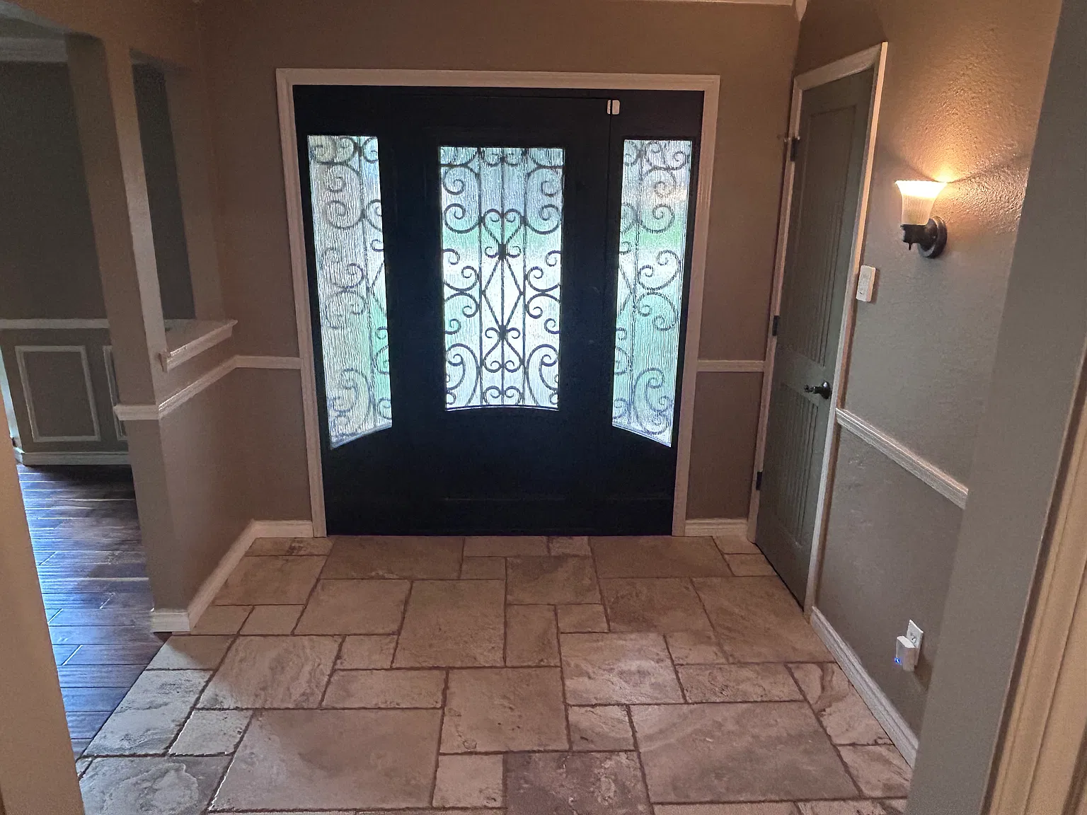 4 bed, 2652 sqft, $4,000 — Photo 2