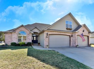1108 E Skyline Ave, Ozark, MO 65721