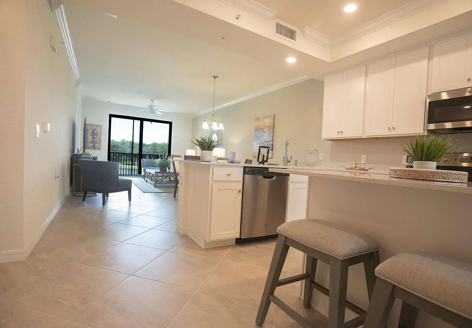 2 bed, 1121 sqft, $2,650 — Photo 4