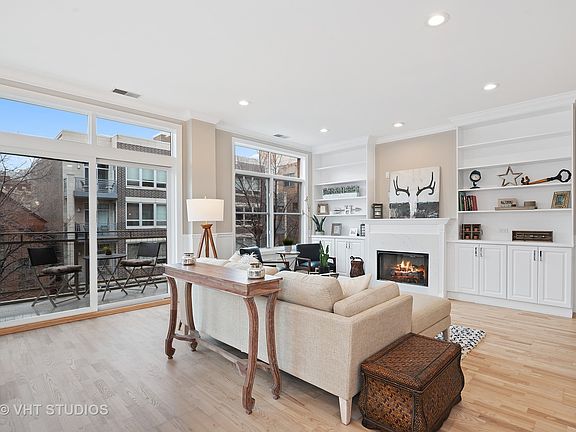 2nd image of 950 W Huron St Unit 305