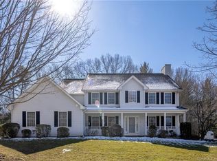 15 Michelle Ln, Windsor, CT 06095