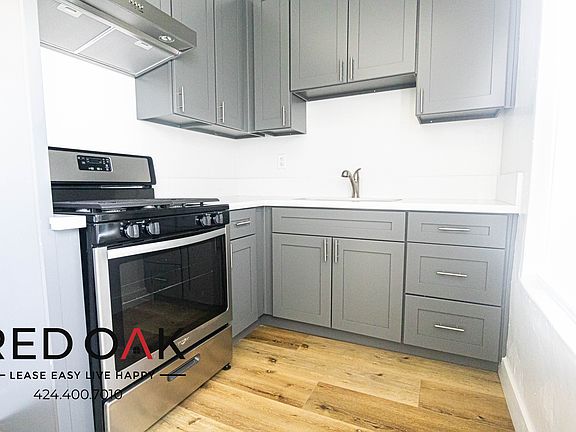 4th image of 970 S Gramercy Pl #503