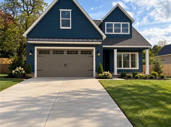 2058 N Dutton Pl, Fayetteville, AR 72703