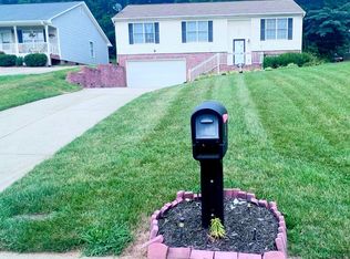 601 Rolling Green Dr, High Point, NC 27260