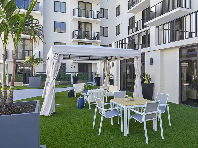 Solena West Miami I — Photo 15