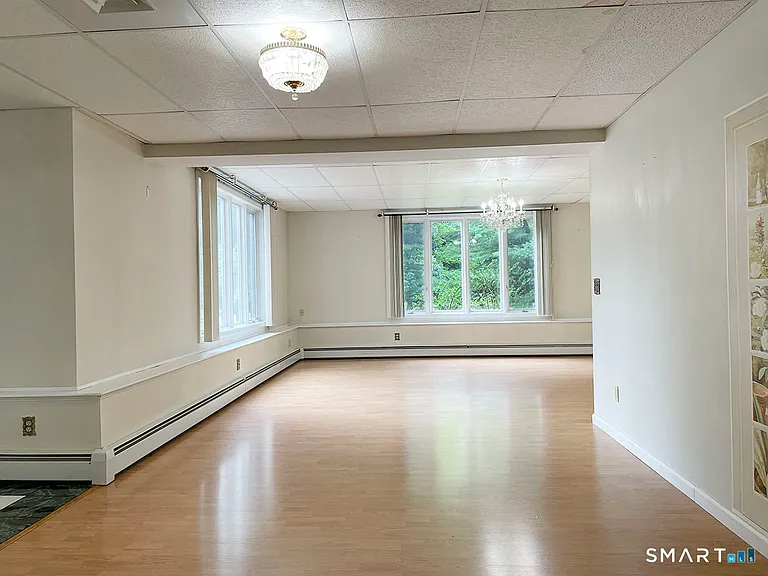 121 S Main St — Photo 14