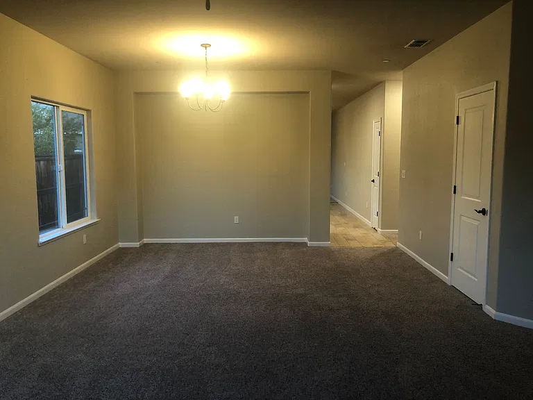 303 Pelican Hill Ct — Photo 3