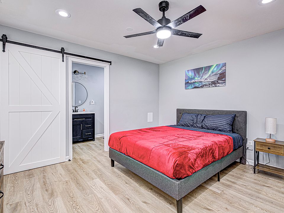 1st image of 3113 N Ashland Ave #1