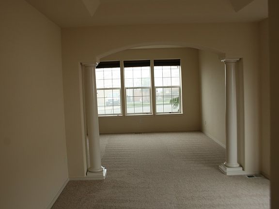 4th image of 10307 181st Ave E