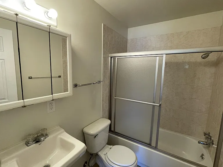 316 E College St #14 — Photo 6