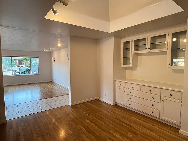 310 Alma Ln — Photo 11