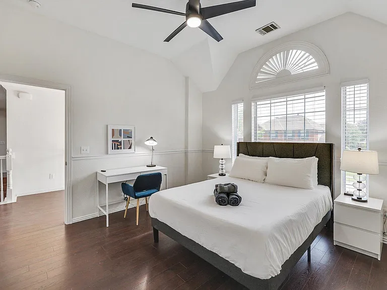 4325 Angelina Dr — Photo 24