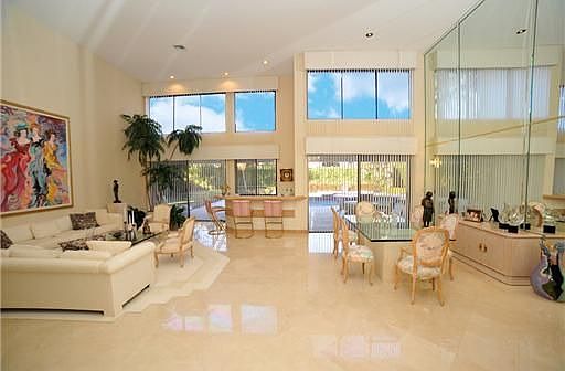 Home For Sale In Broken Sound