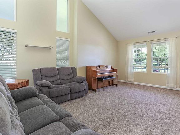 3rd image of 2851 Monarch Ln