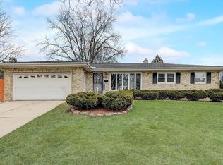 2701 Dryden Dr, Madison, WI 53704