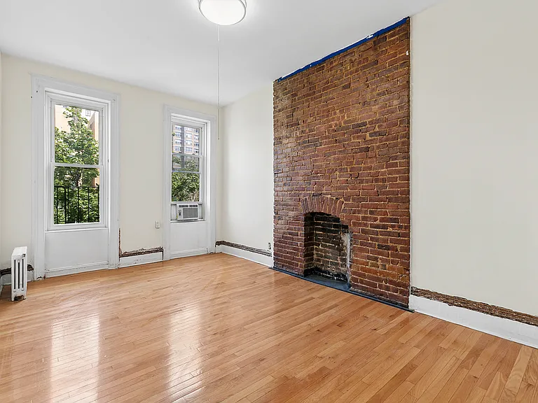 423 E 84th St #PENTHOUSE — Photo 3