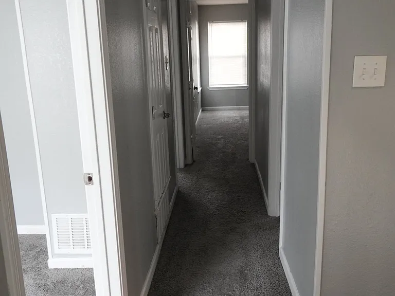 2235 Chatham Square Ct — Photo 10
