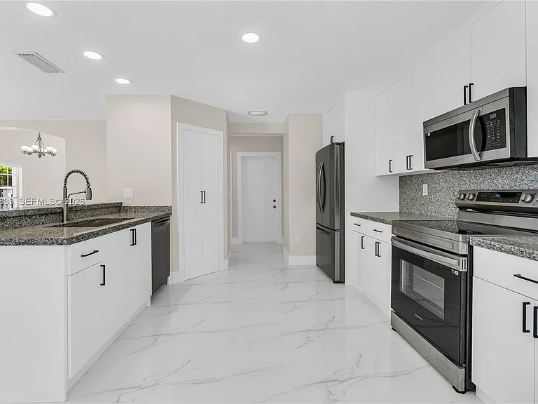 15834 SW 101st St — Photo 10