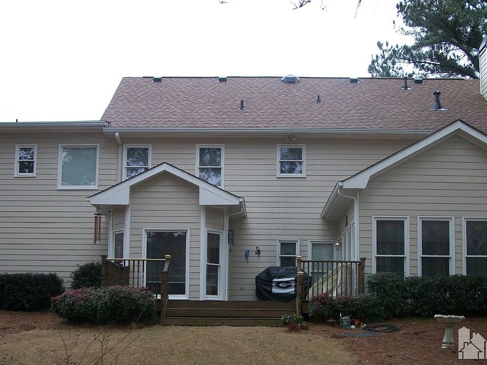 2nd image of 650 Clubland Cir SE