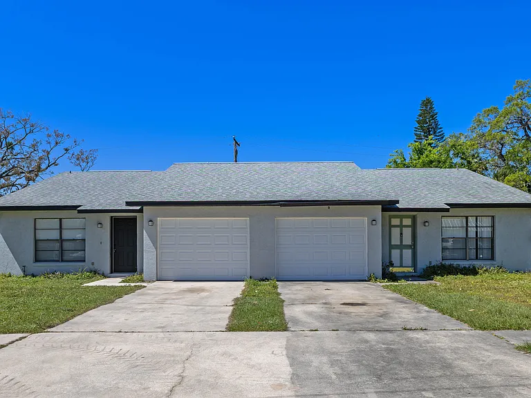 120 W Towne Pl — Photo 19