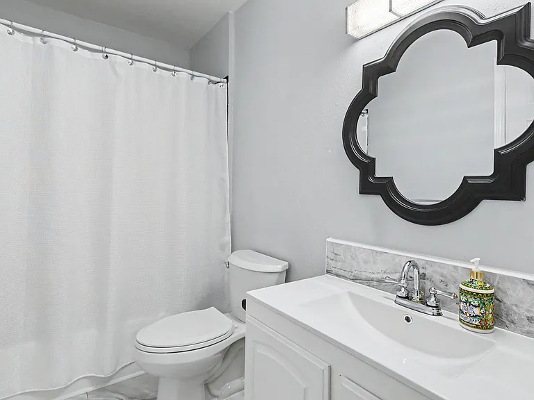 717 Brownlee Cir — Photo 21
