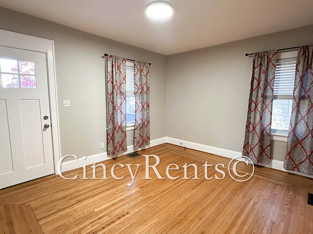 3 bed, 1000 sqft, $2,295 — Photo 3