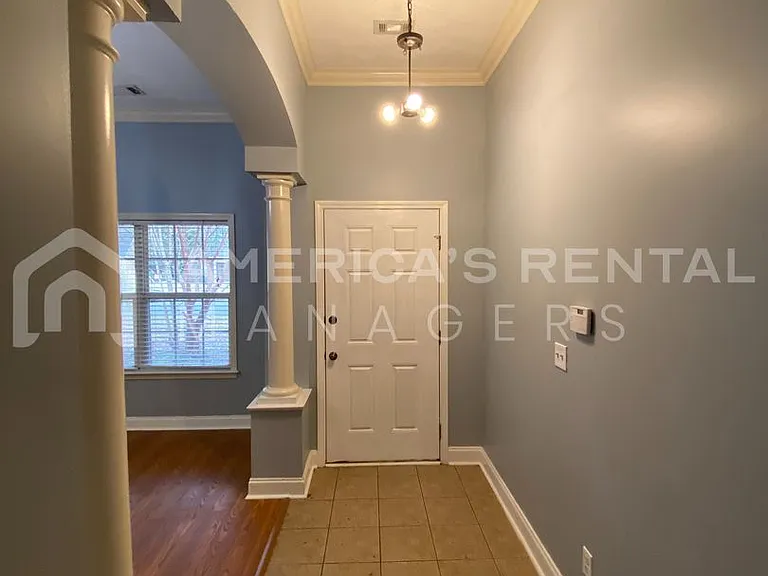 6253 Sycamore Dr — Photo 2