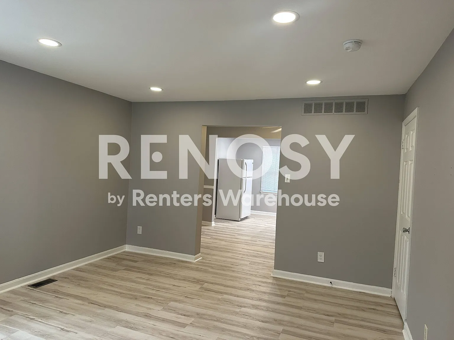 Tastefully updated 3BR 2BA Townhouse in Nottingham — Photo 4
