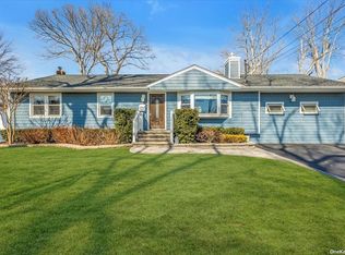 35 Bushwick St, Melville, NY 11747