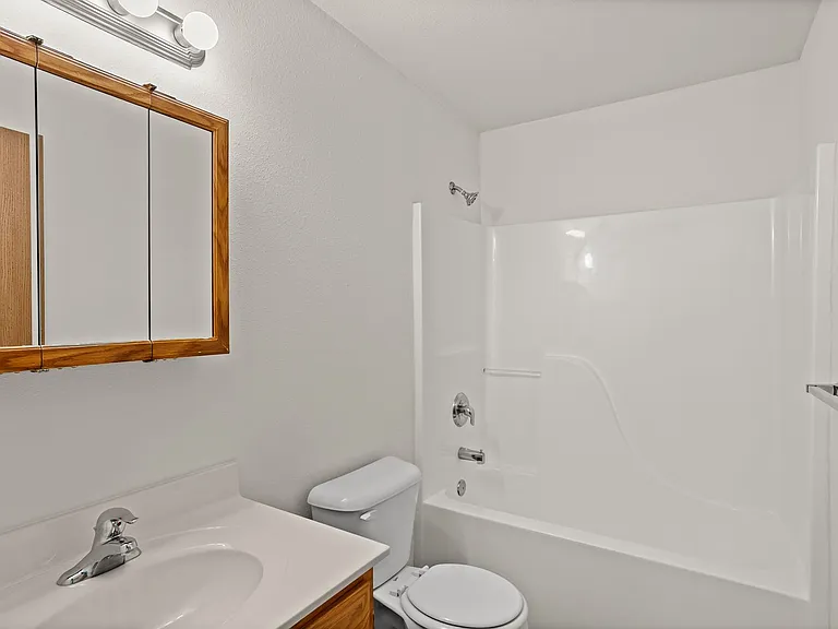 701-703 Glenstone Dr. — Photo 29