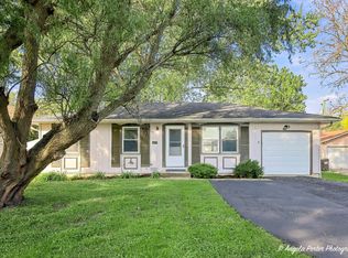 1815 Beach Rd, McHenry, IL 60050