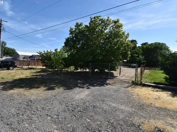 420 A St, Dallesport, WA 98617