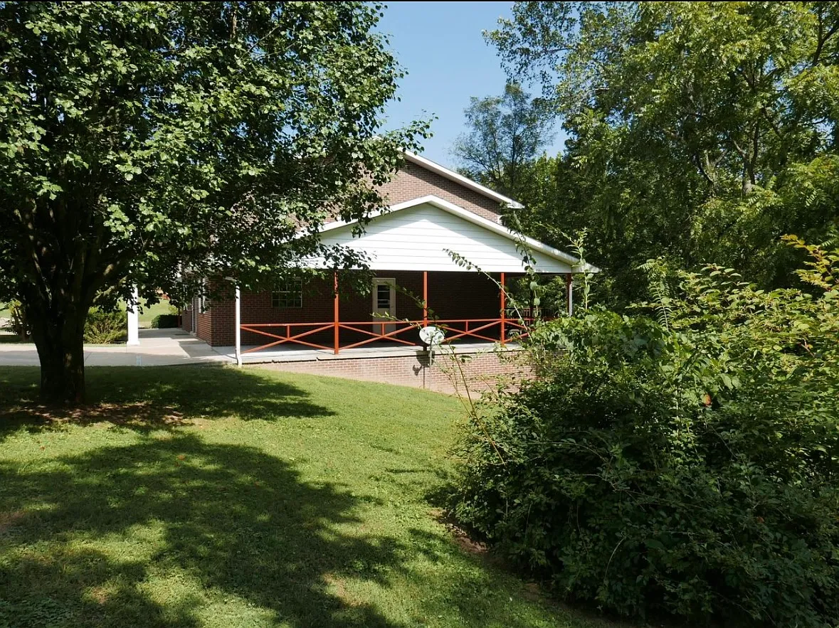 2 bed, 1900 sqft, $1,500 — Photo 1