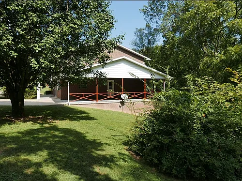 8 Bates Dr Photo 1